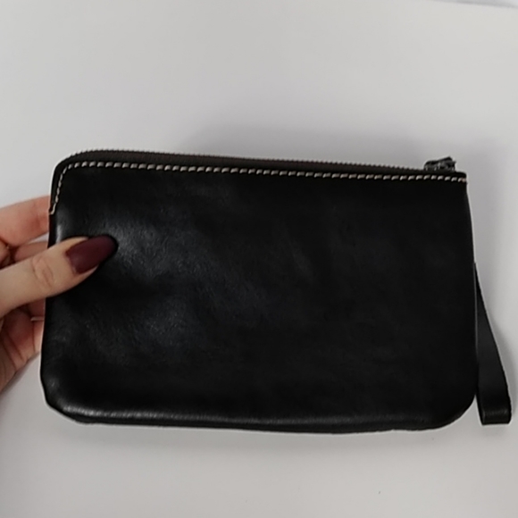 Patricia Nash Tooled Leather Cassini Wristlet - Picture 3 of 5